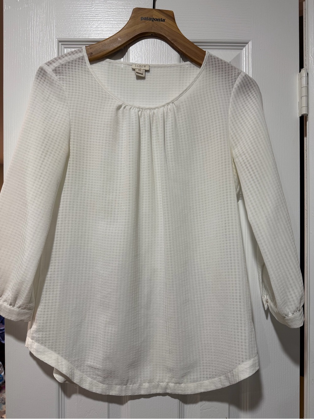 J. Crew white Textured Scoop-Neck Blouse / women’s XS